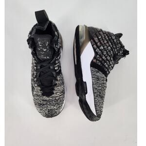 Nike LeBron 17 “In the Arena” Knitposite Basketball Shoes Size 7Y/8.5 Women's